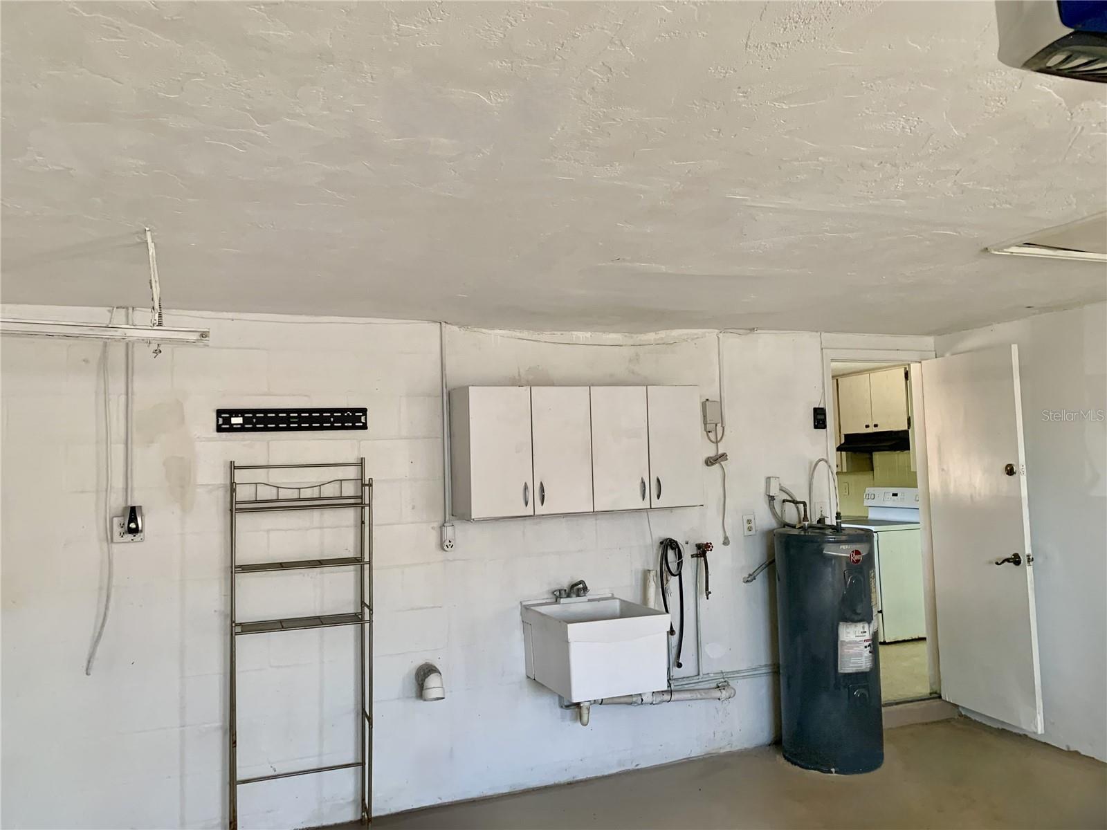 JASMINE LAKES - Residential