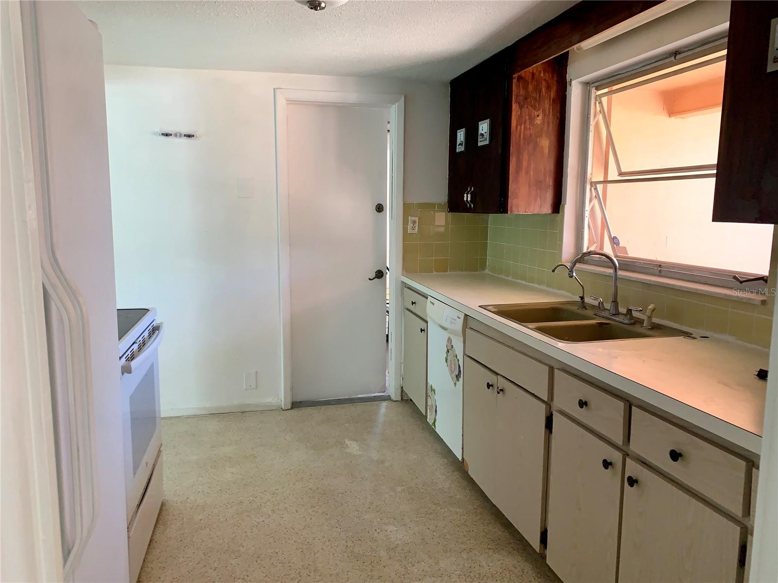 JASMINE LAKES - Residential