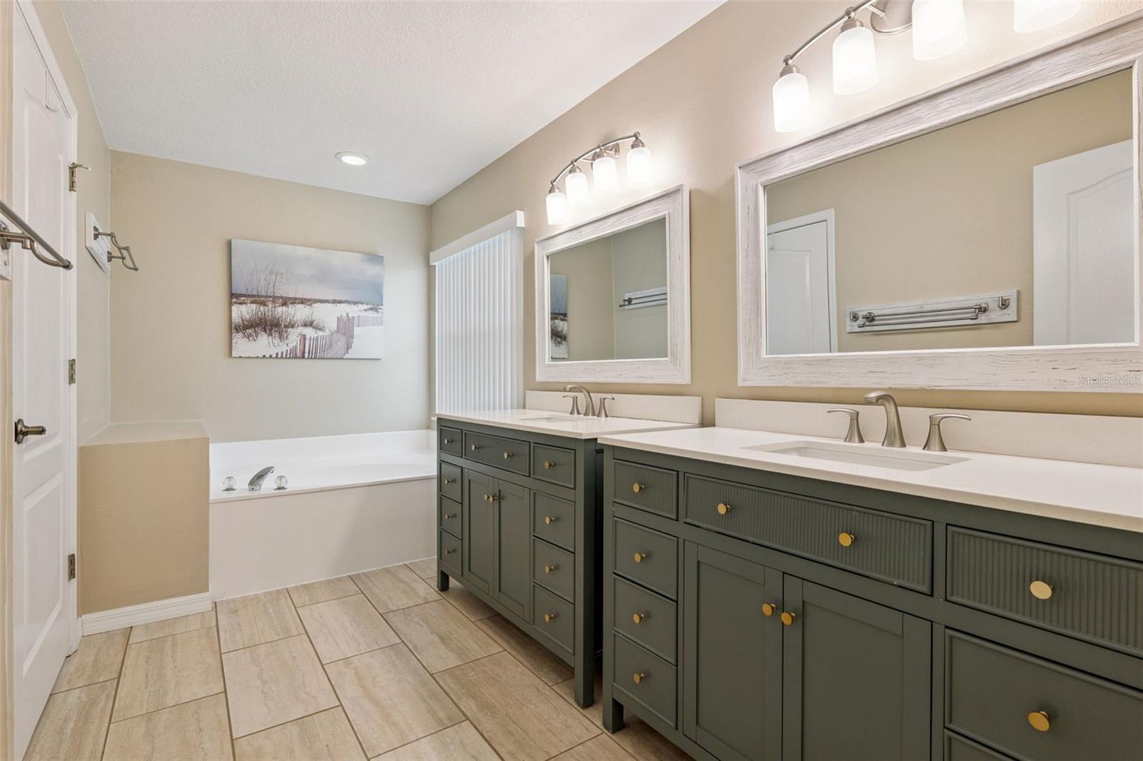 VILLAGES AT KINGSBRIDGE WEST TR C-1 - Residential