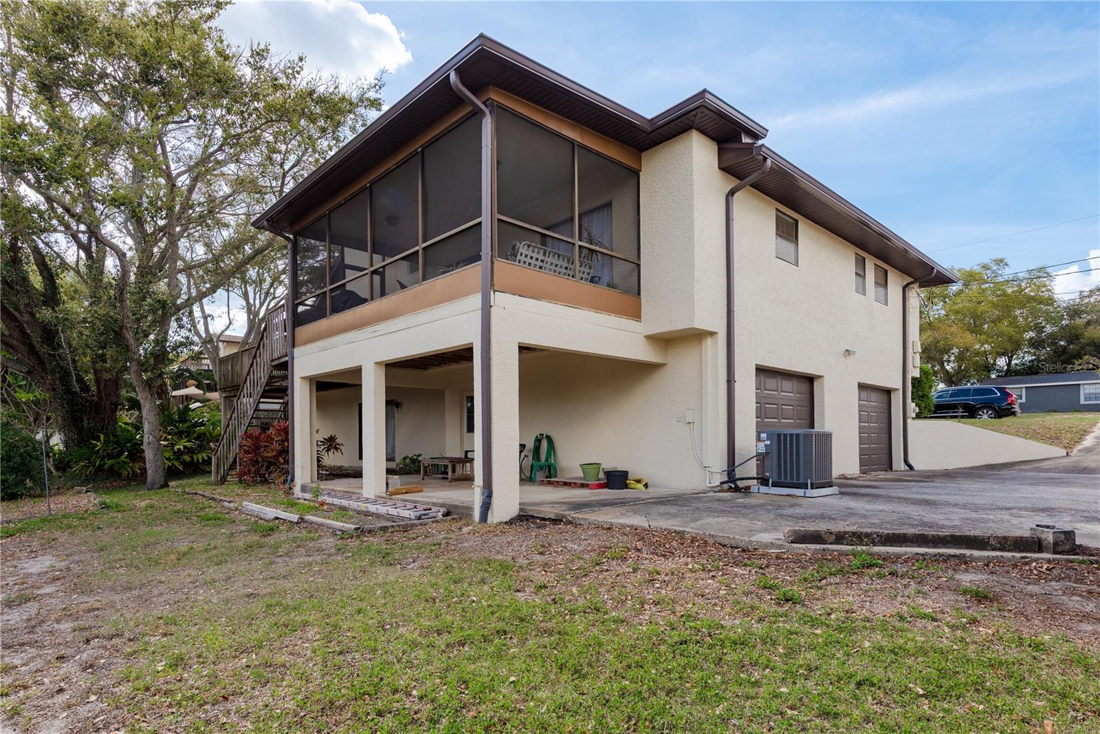 LAKE VIEW VILLAS - Residential
