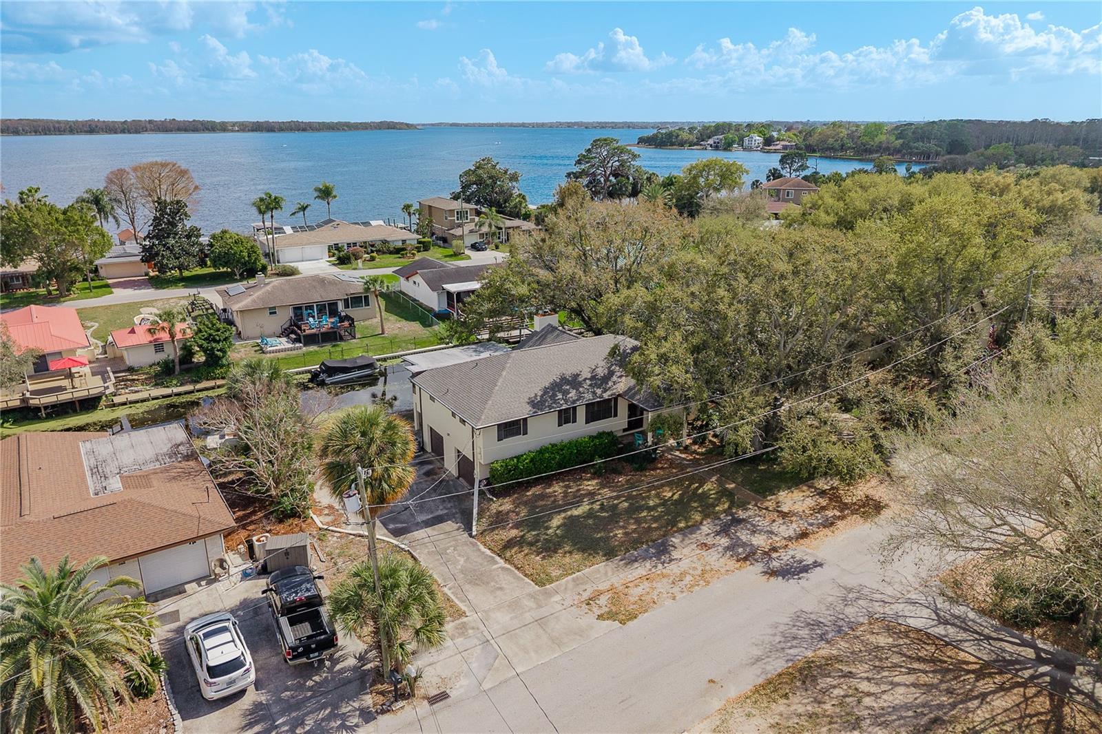 LAKE VIEW VILLAS - Residential