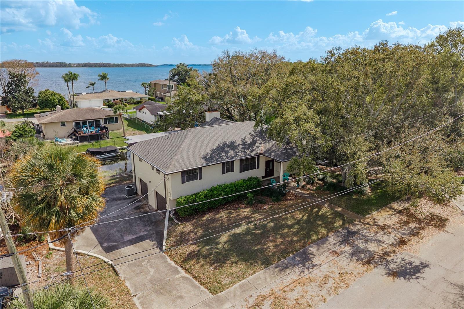 LAKE VIEW VILLAS - Residential