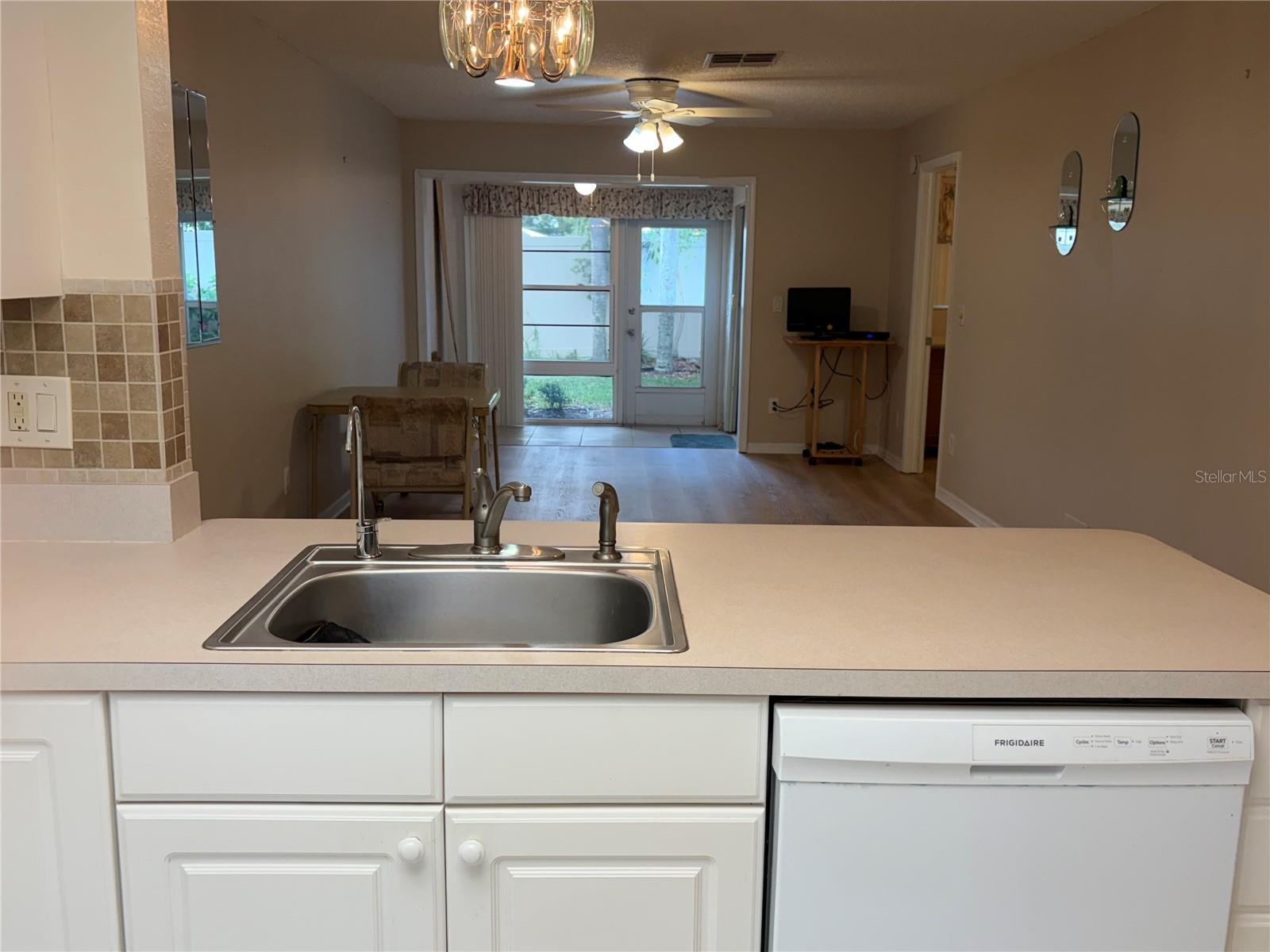 WOODLAND VILLAS CONDO 1 - Residential