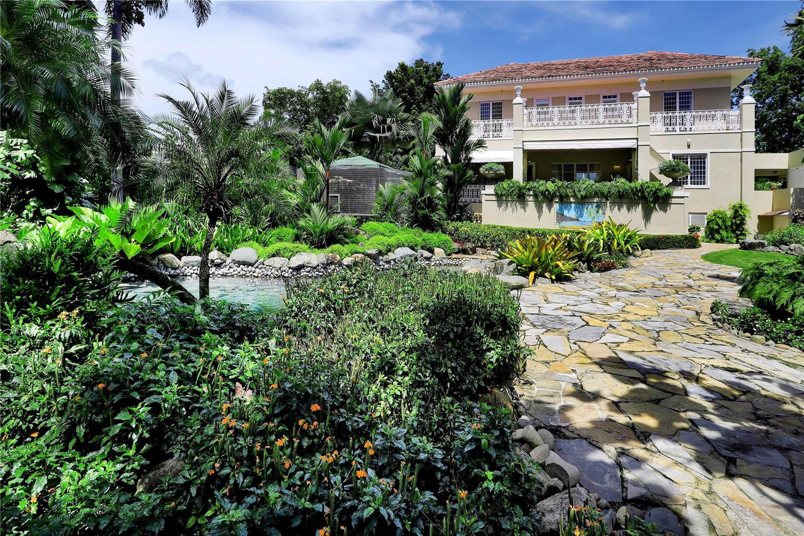 GHN- VILLA CAPARRA - Residential