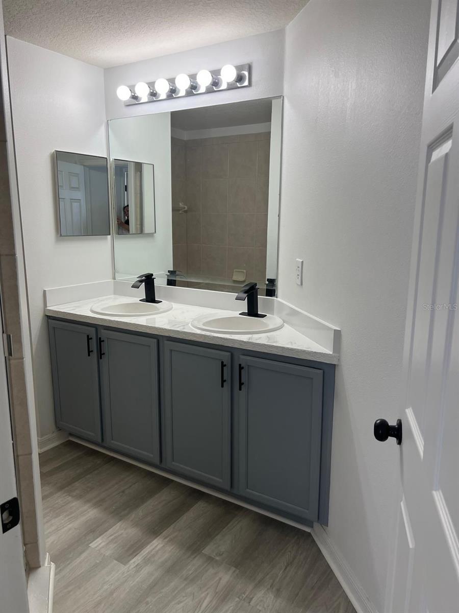 PARADISE COVE - Residential Lease
