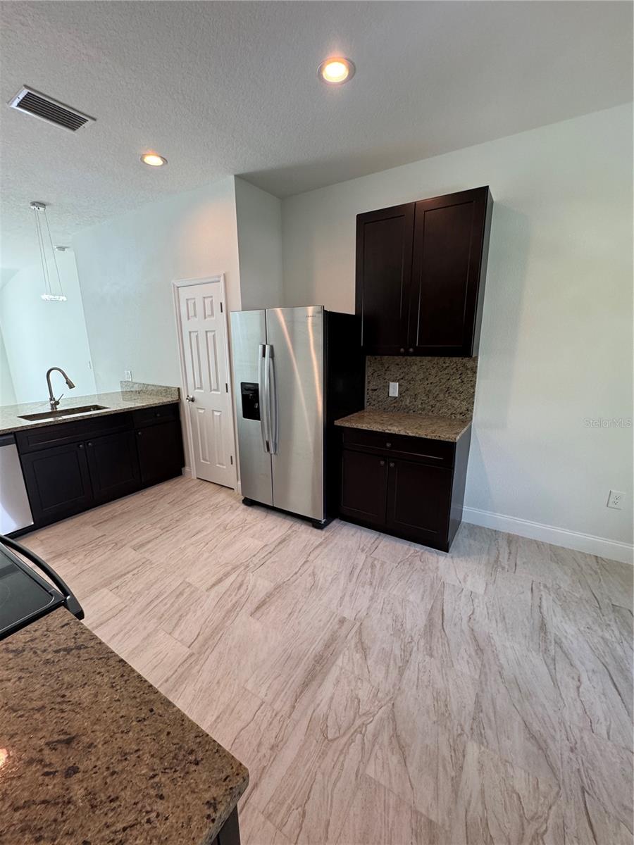 DELTONA LAKES - Residential