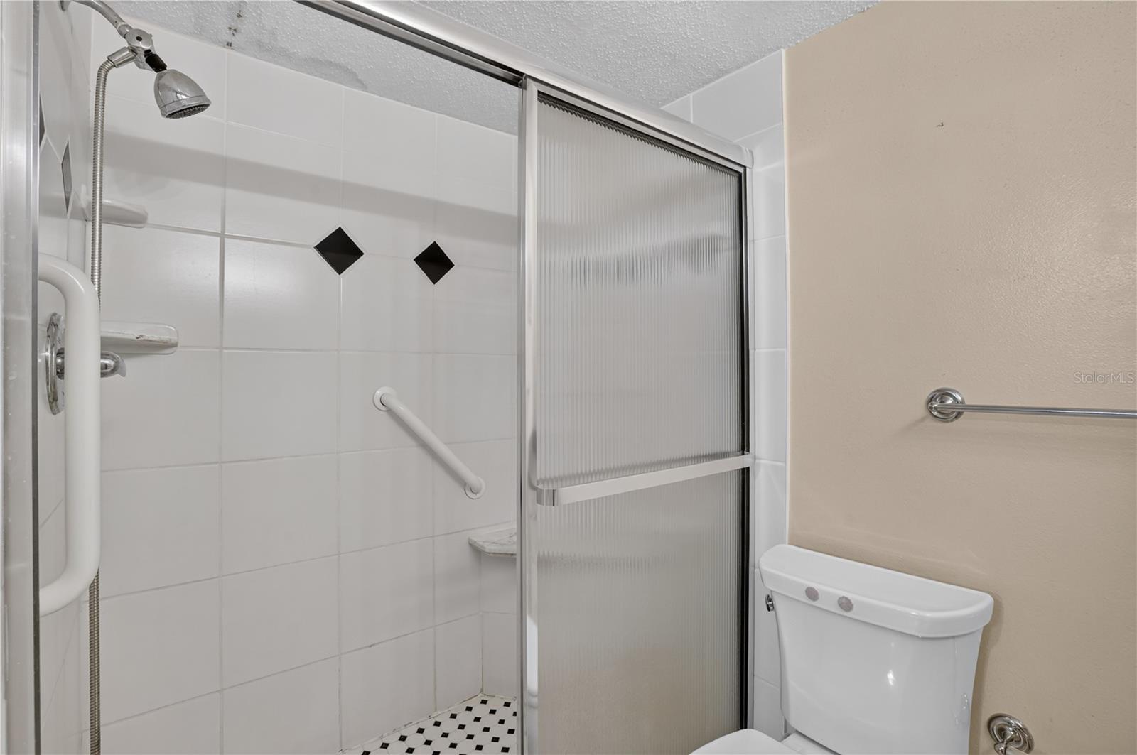 THE CONDOMIN F SUNSET PARK - Residential