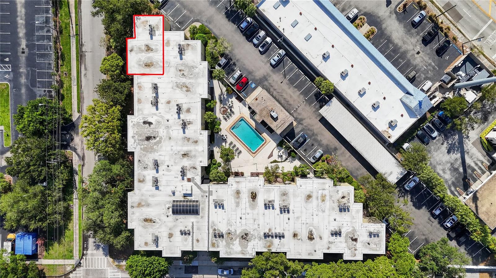 THE CONDOMIN F SUNSET PARK - Residential