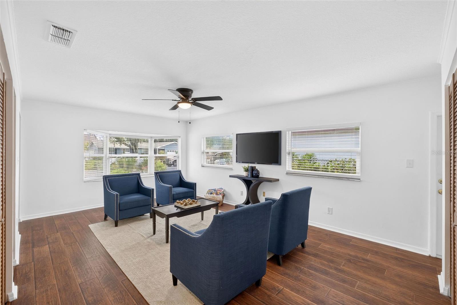 LAUREL SPGS - Residential