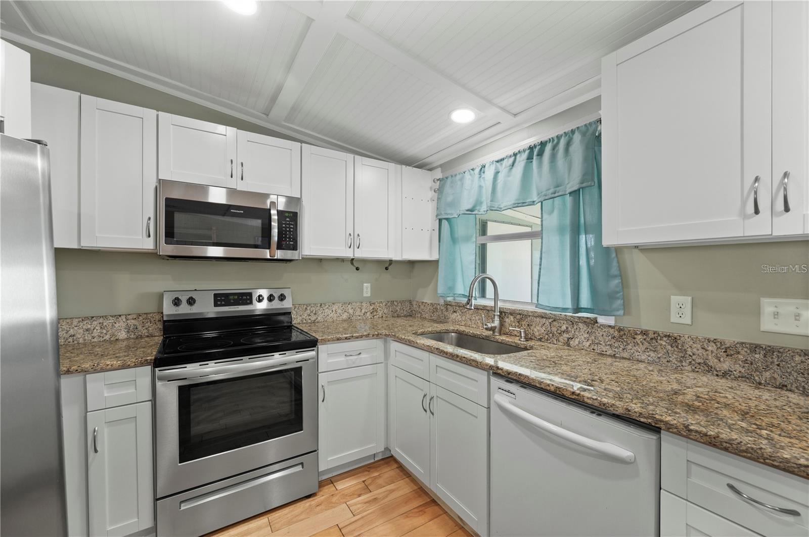 PELICAN POINTE - Residential Lease