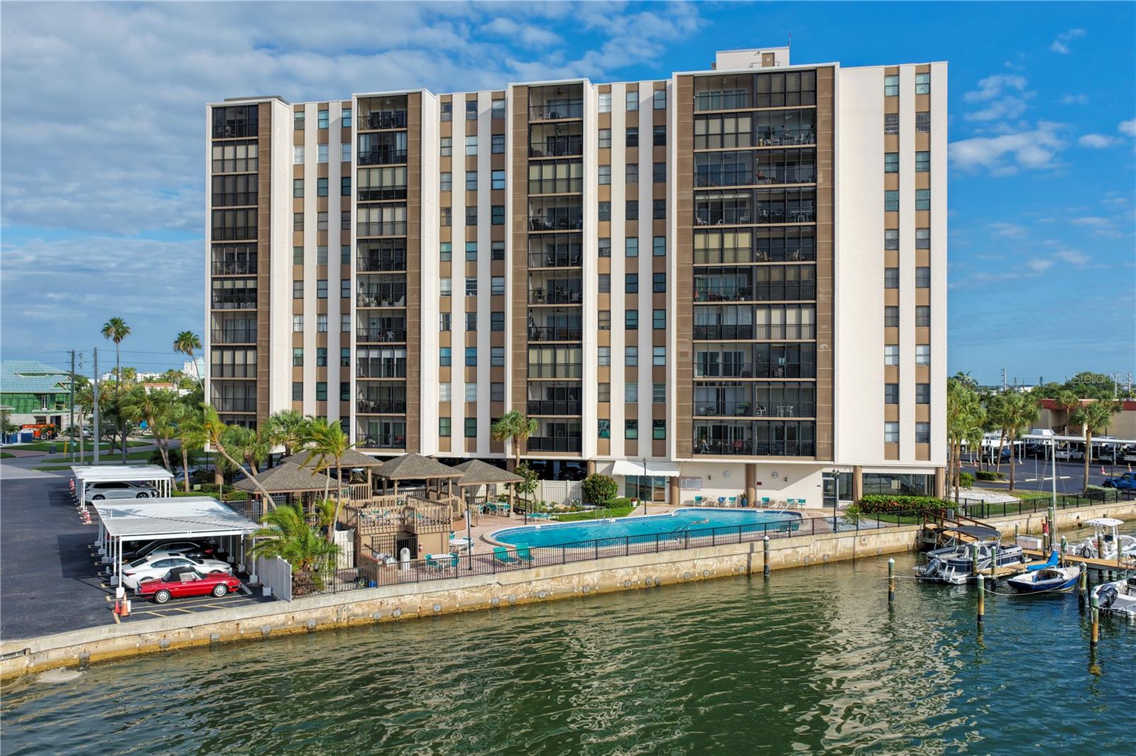 PARADISE ISLAND TOWERS CONDO - Residential