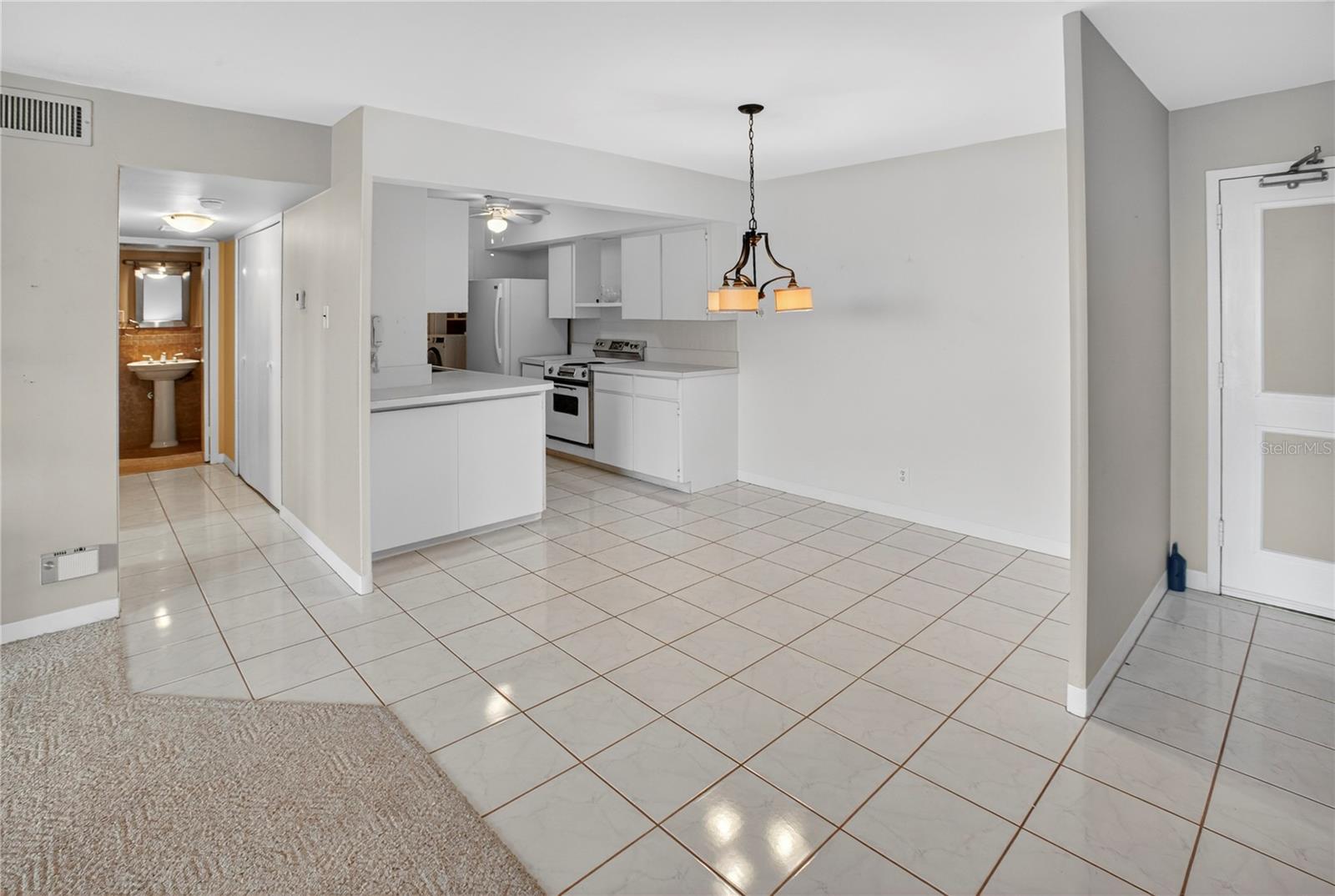 PARADISE ISLAND TOWERS CONDO - Residential