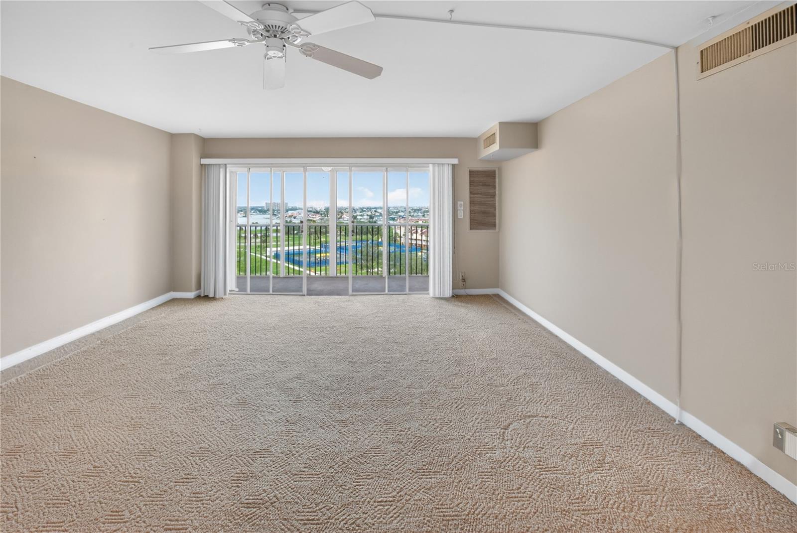 PARADISE ISLAND TOWERS CONDO - Residential