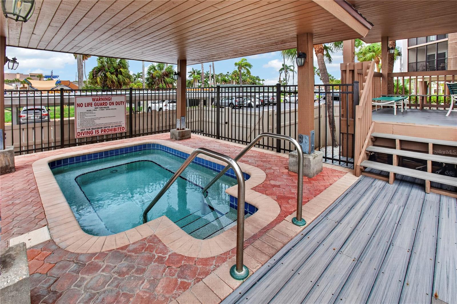 PARADISE ISLAND TOWERS CONDO - Residential