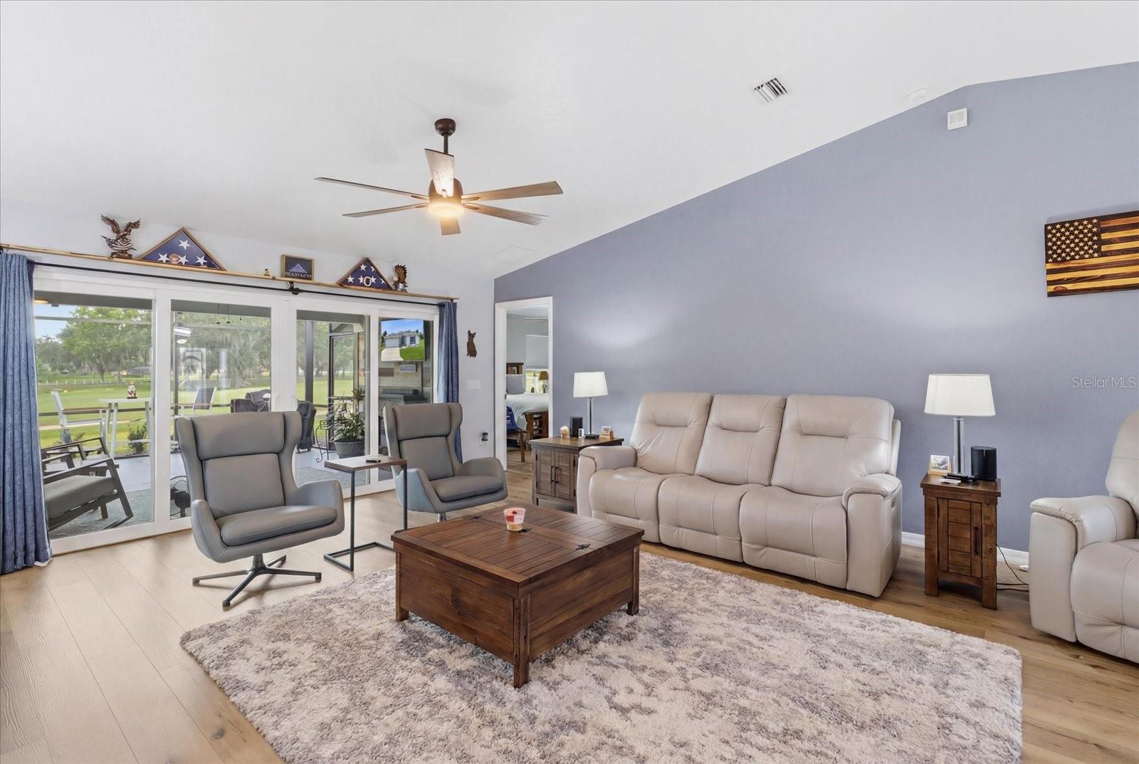 SUMMERGLEN PH 04 - Residential