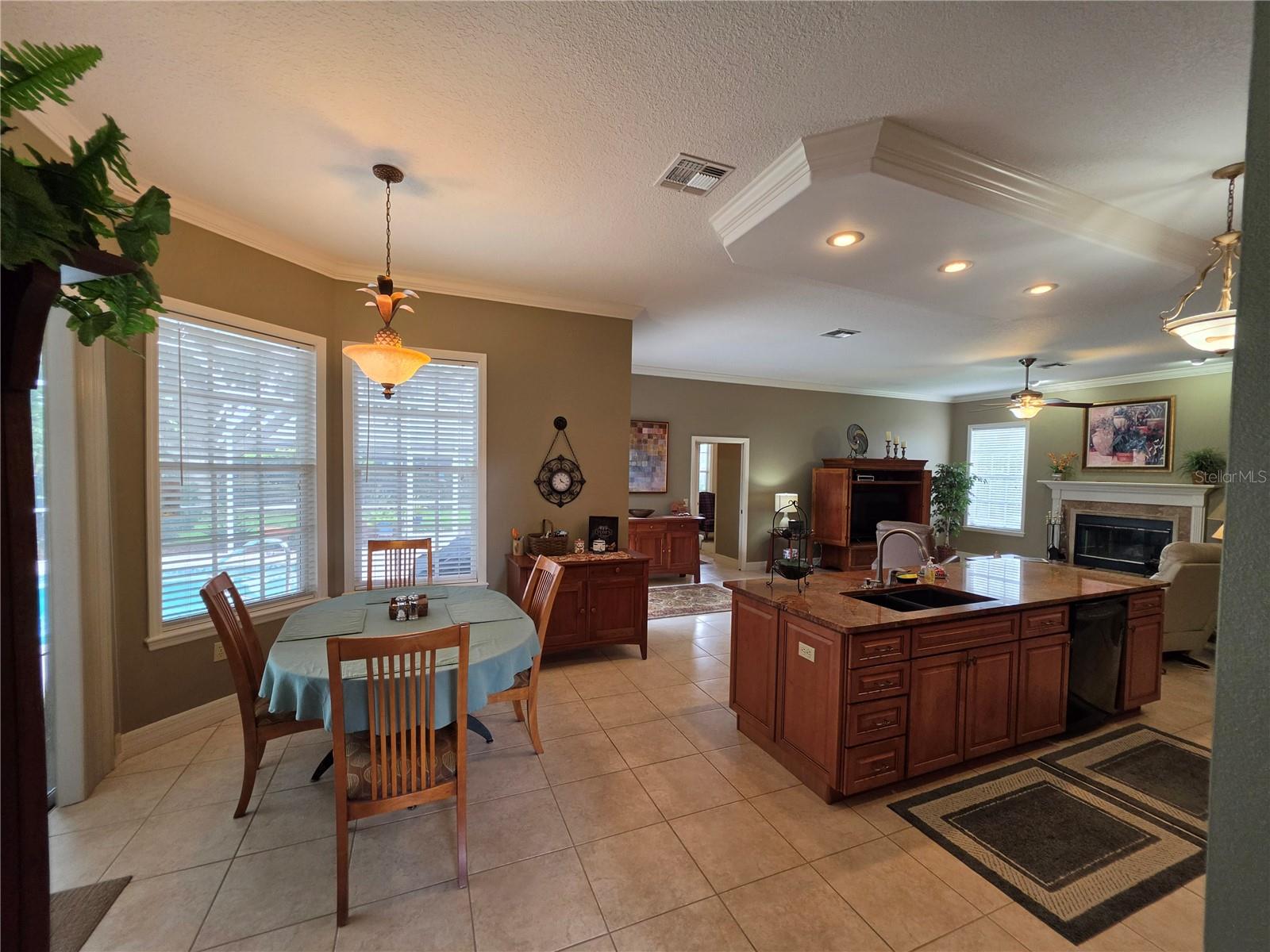 CREWS LAKE HILLS ESTATE - Residential