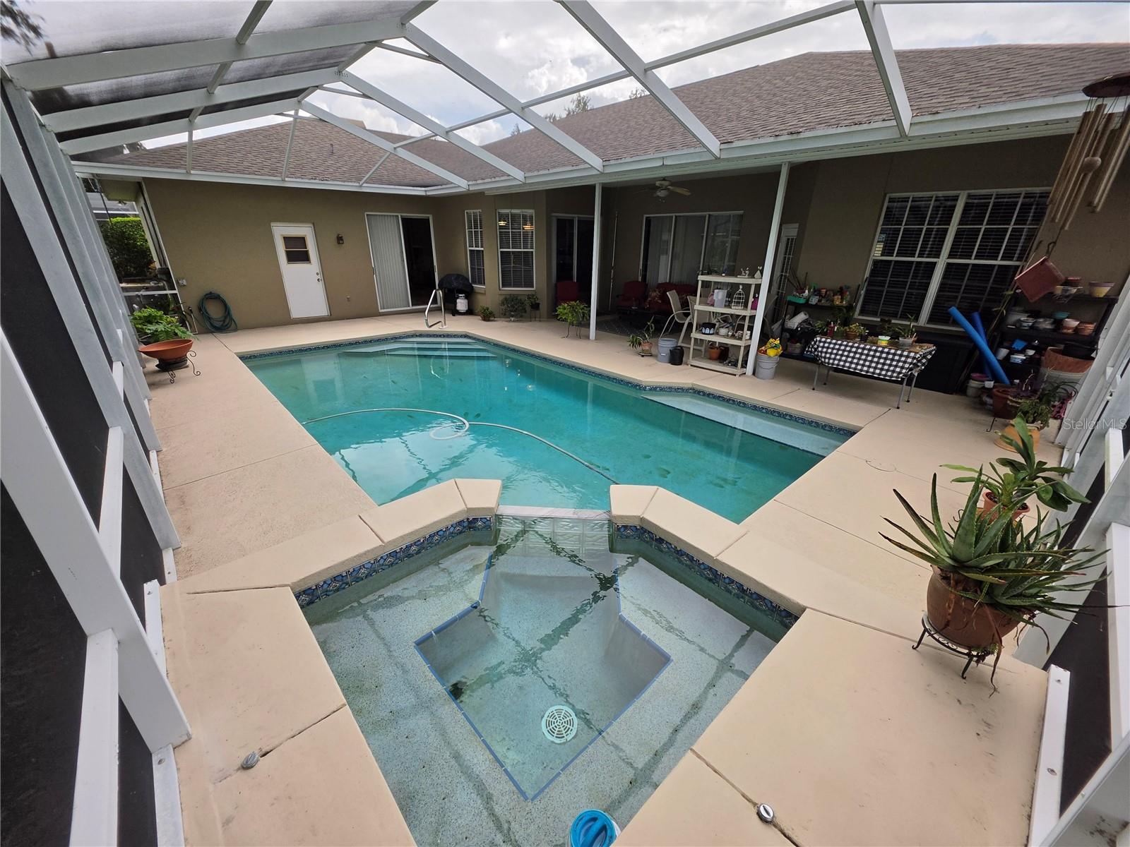 CREWS LAKE HILLS ESTATE - Residential