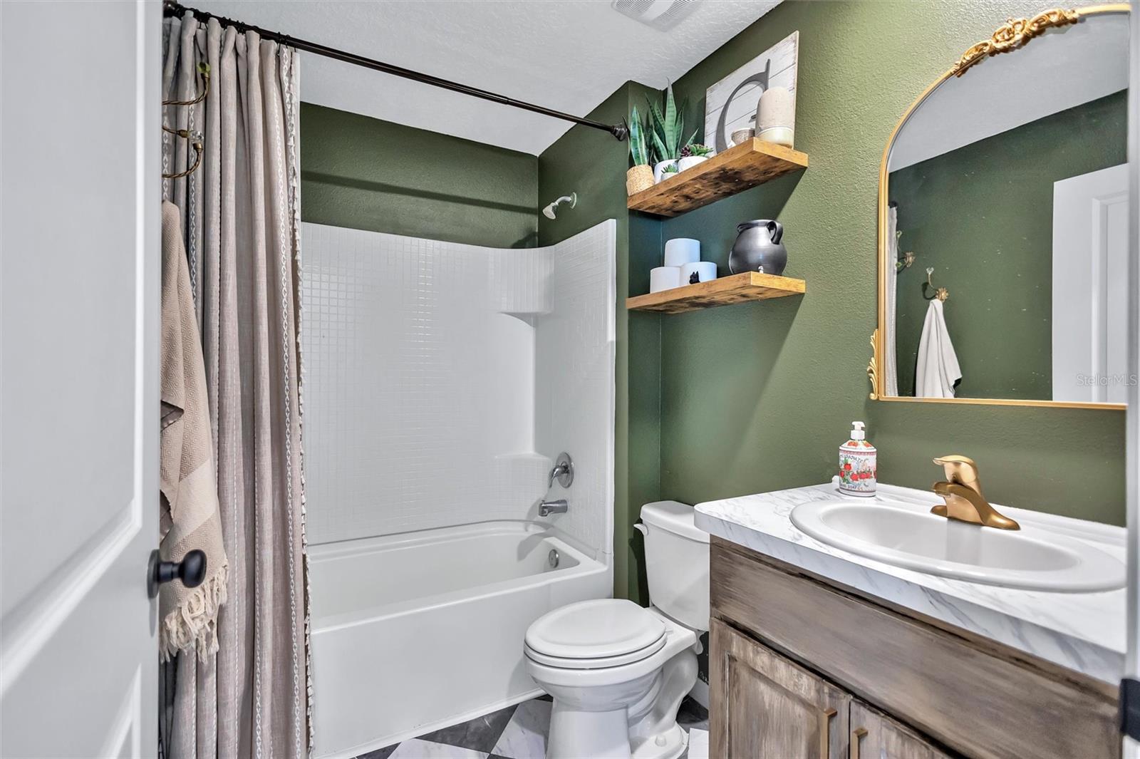 SUWANNEE LAKESIDE PH 2 & 3 - Residential