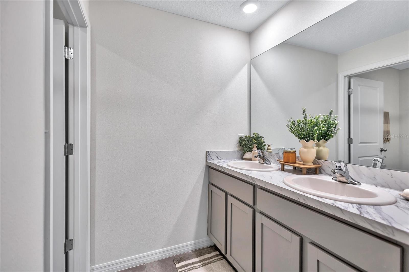 SUWANNEE LAKESIDE PH 2 & 3 - Residential