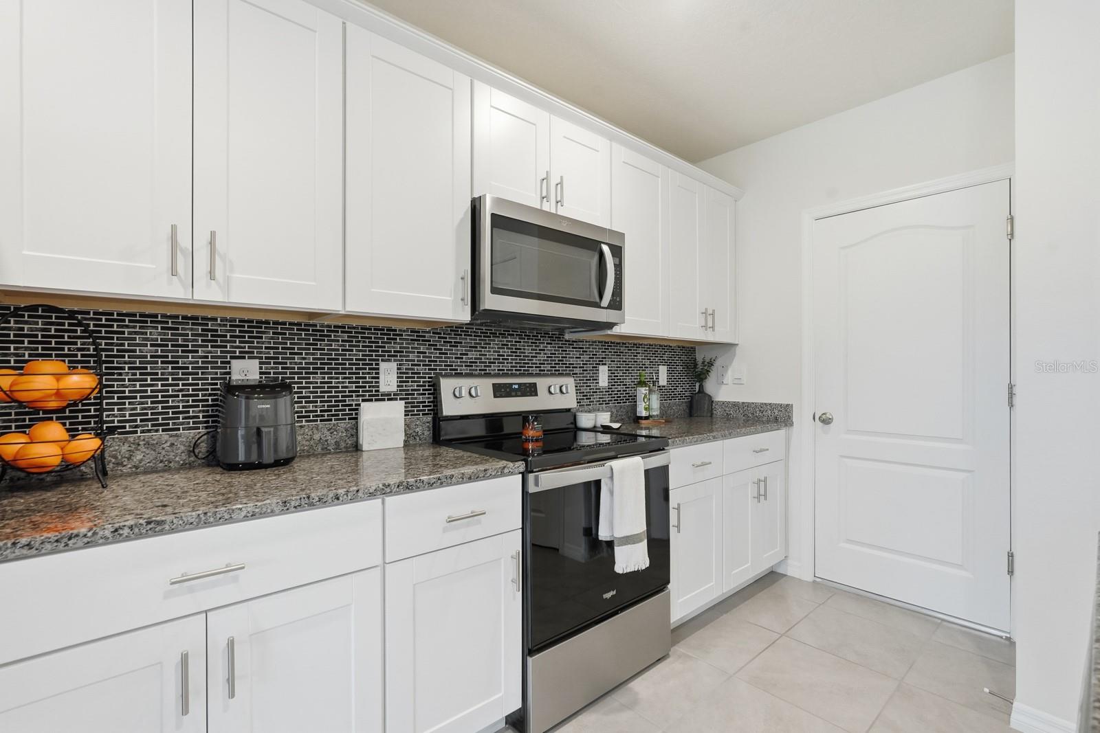 BELLA OAKS - Residential