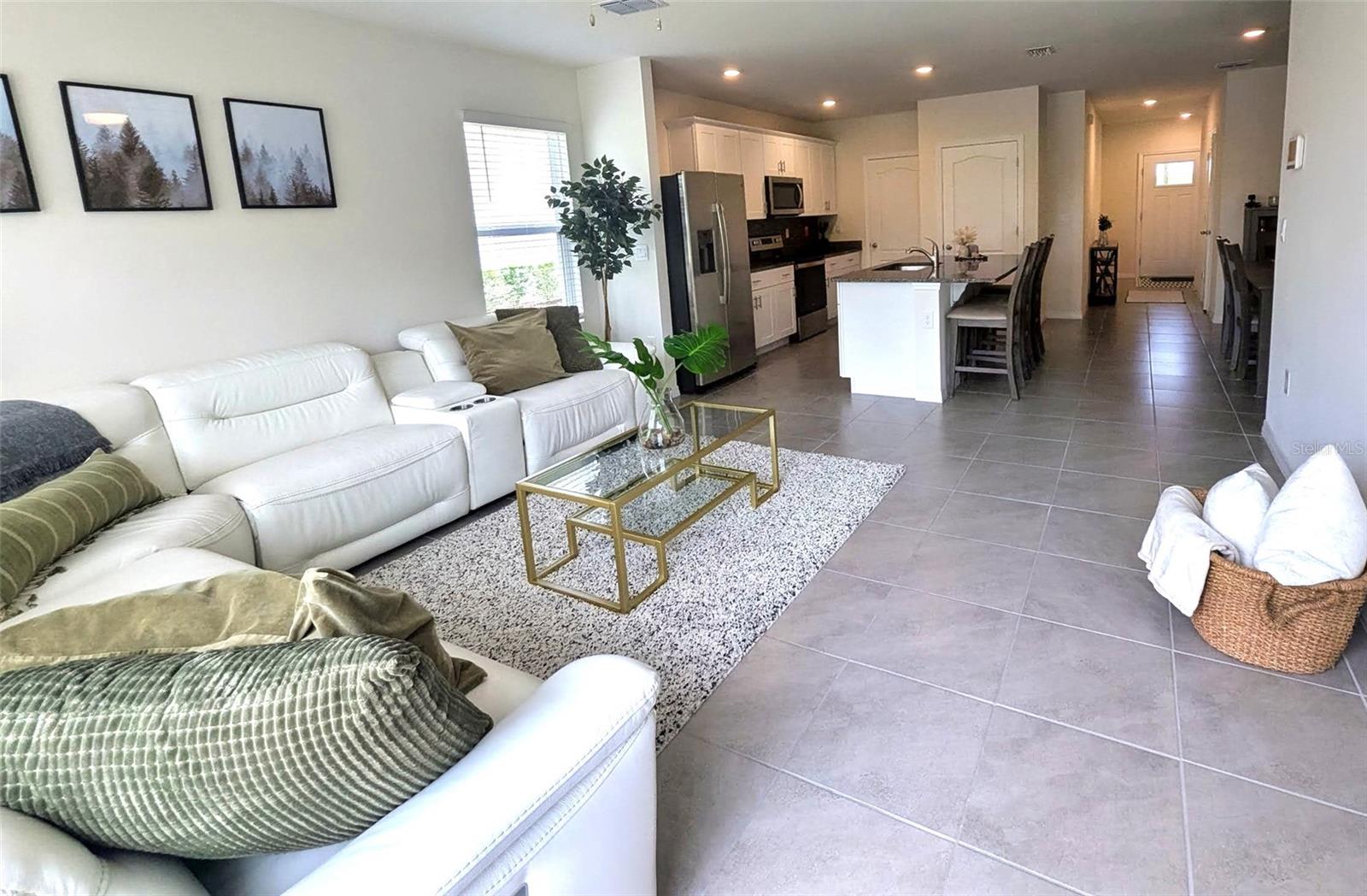 BELLA OAKS - Residential
