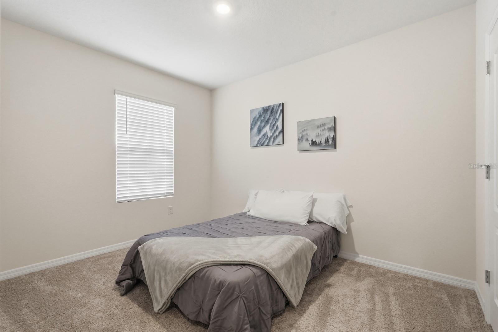 BELLA OAKS - Residential