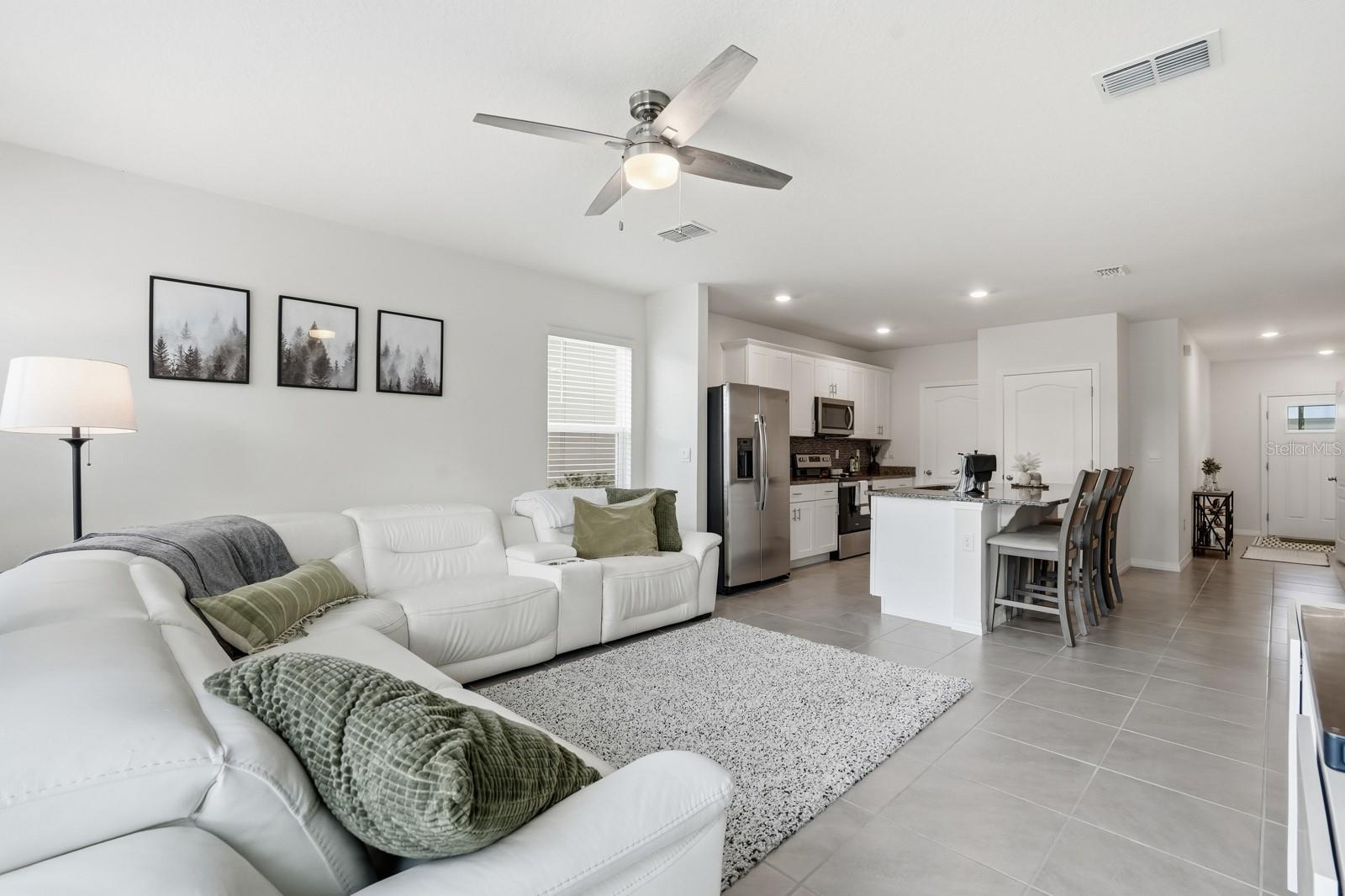 BELLA OAKS - Residential