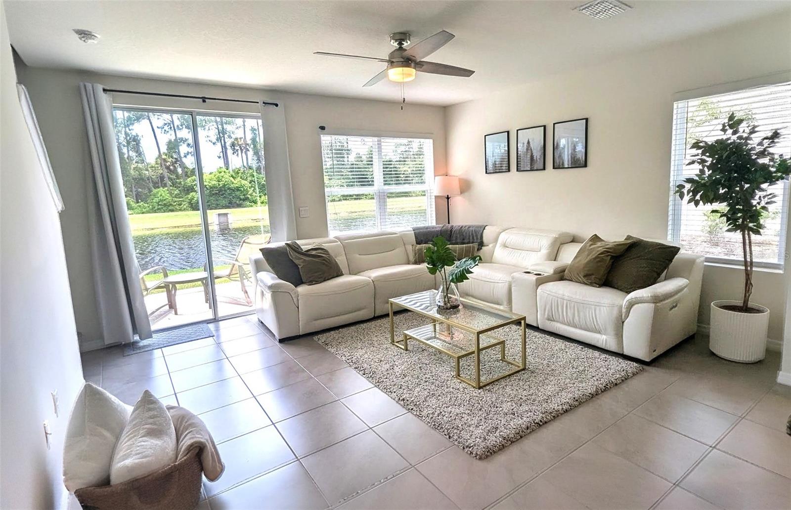 BELLA OAKS - Residential