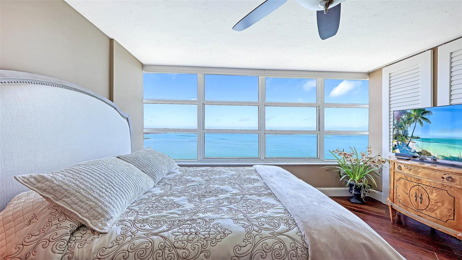 CONDO ON THE BAY TOWER II - Residential