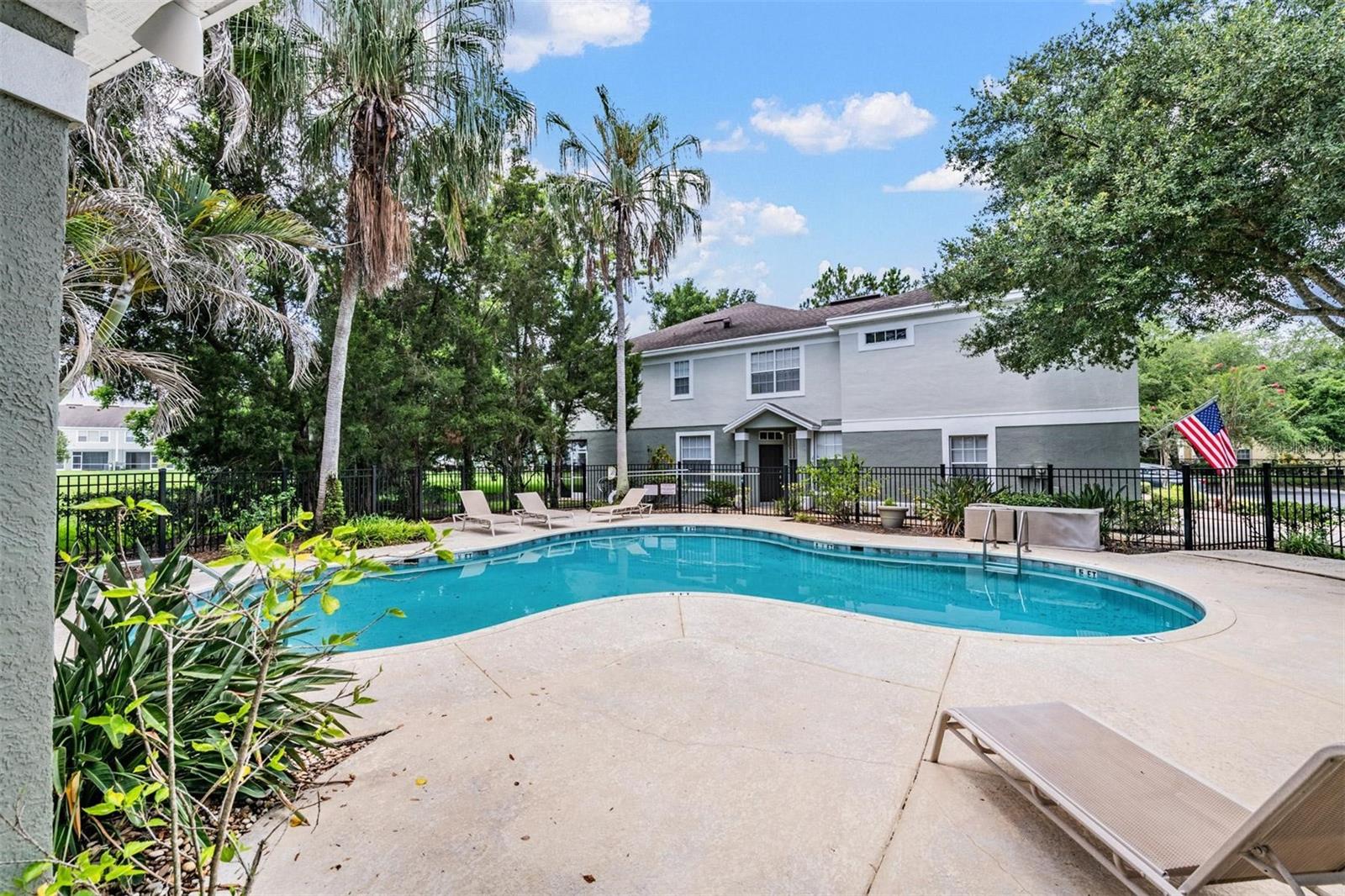 CHELSEA MANOR - Residential