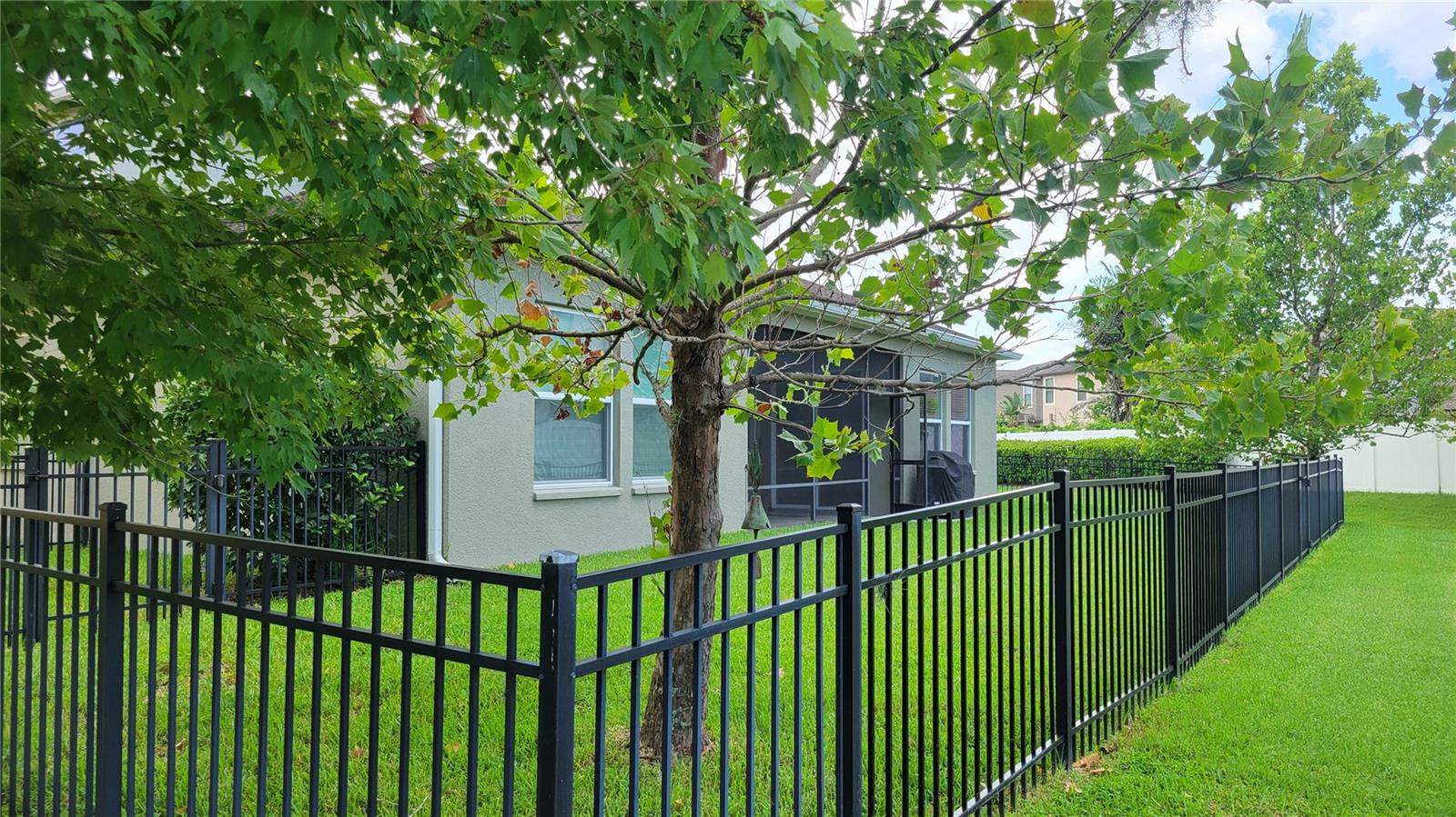 VILLAGE/TRINITY LAKES - Residential Lease
