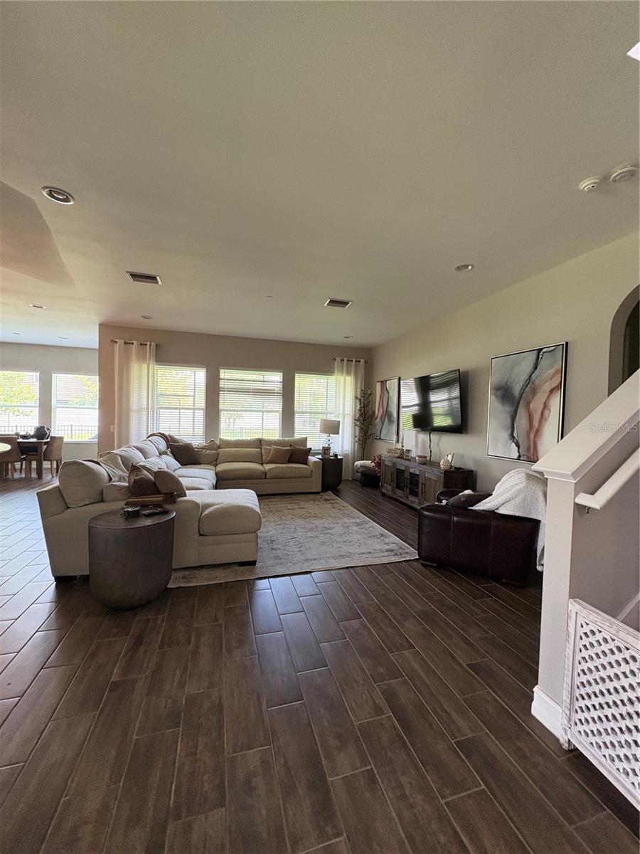 VILLAGE/TRINITY LAKES - Residential Lease