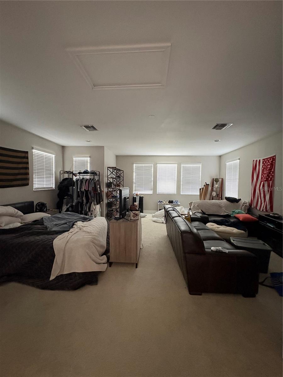 VILLAGE/TRINITY LAKES - Residential Lease