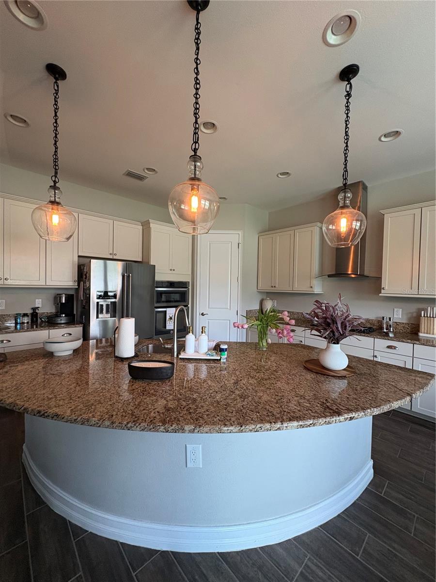 VILLAGE/TRINITY LAKES - Residential Lease