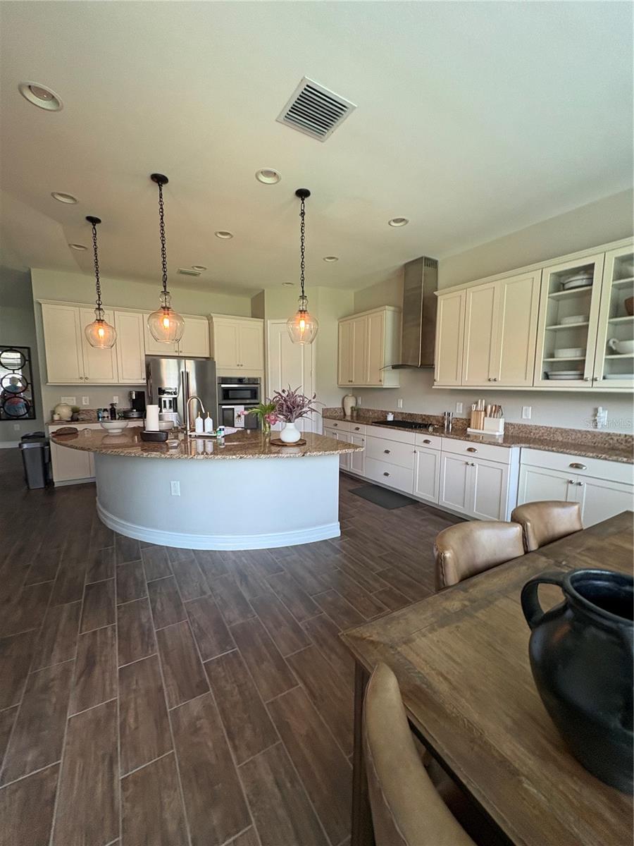 VILLAGE/TRINITY LAKES - Residential Lease