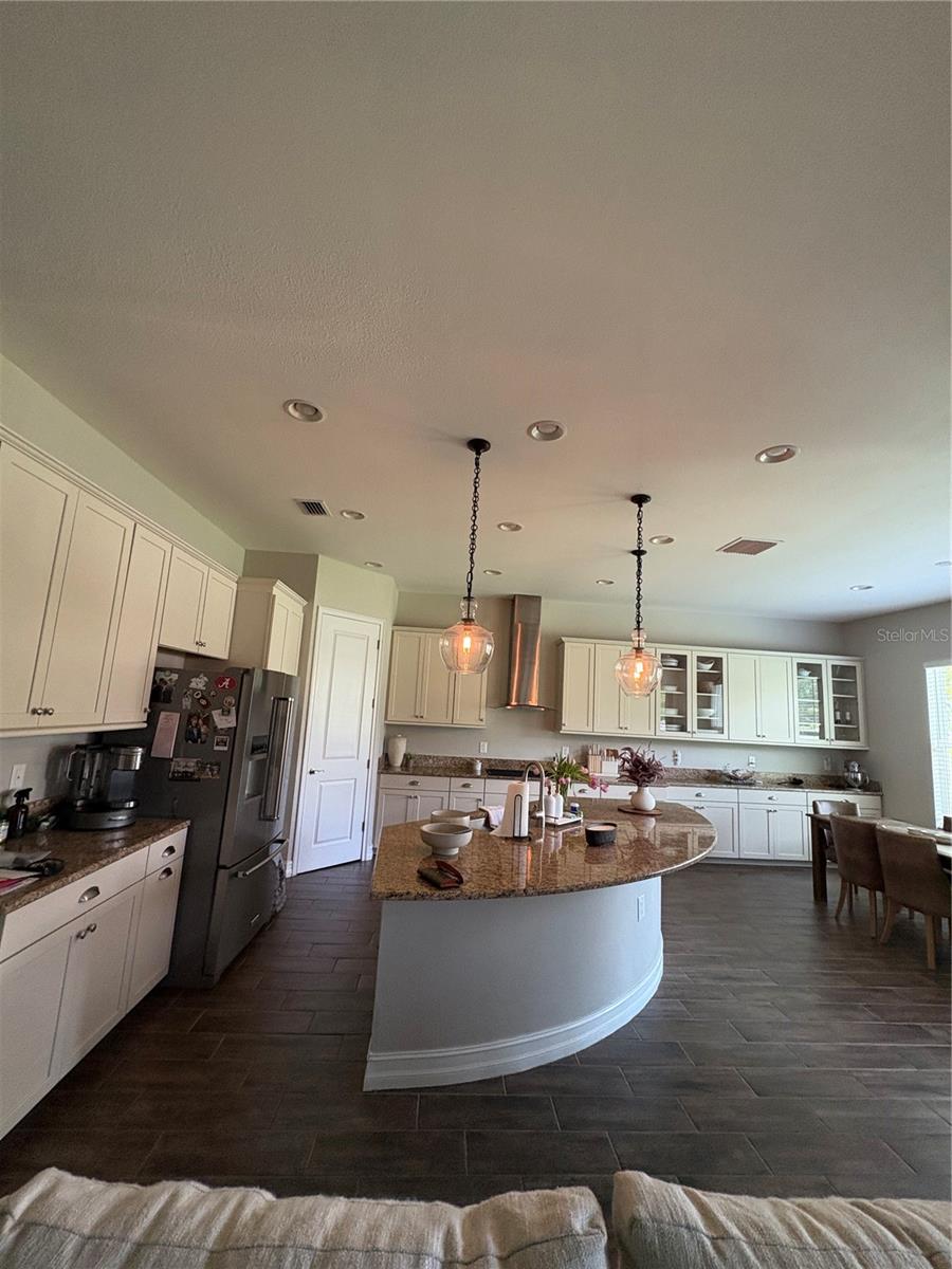 VILLAGE/TRINITY LAKES - Residential Lease
