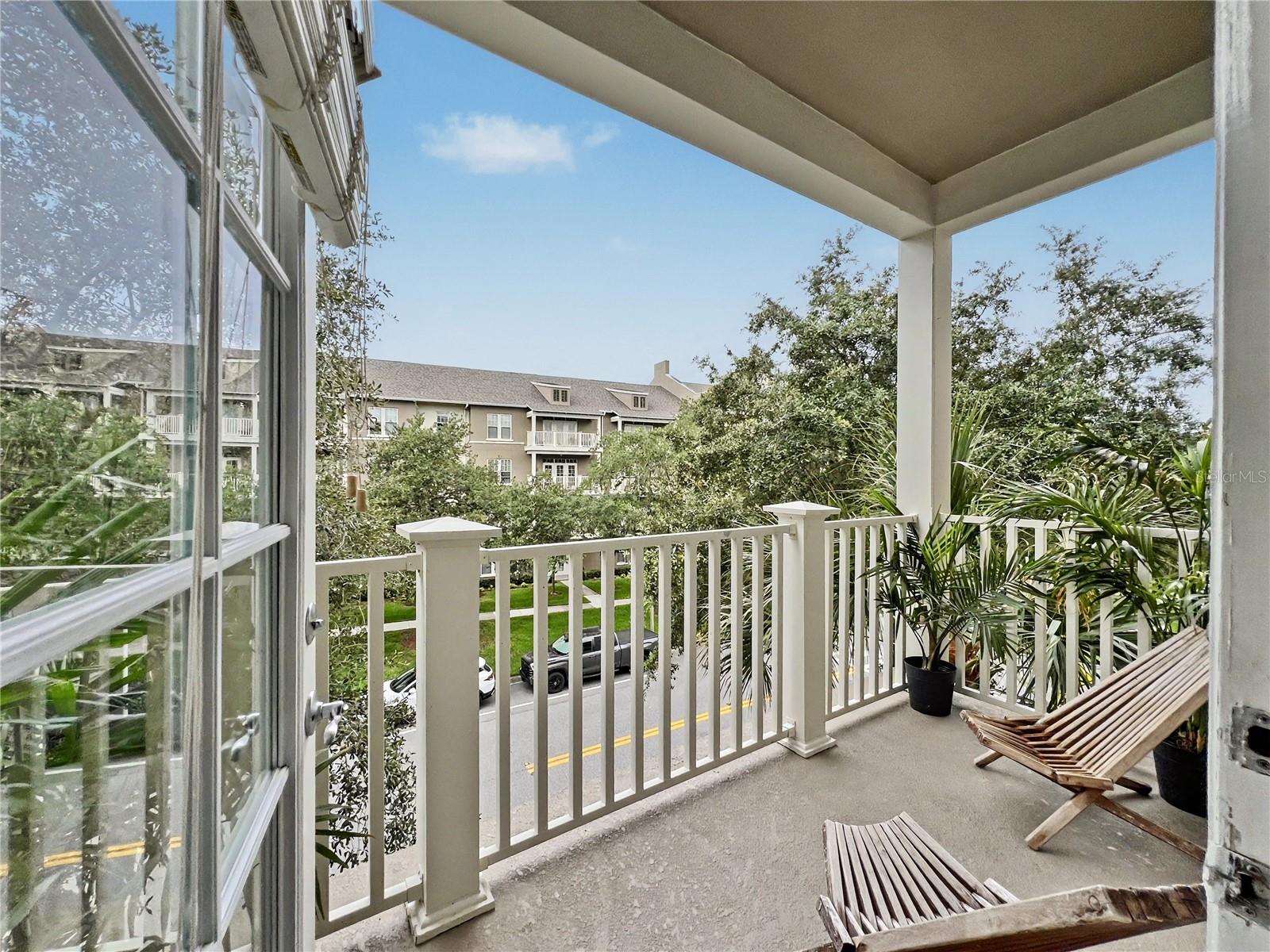 ARTISAN CLUB CONDO PH 3 - Residential