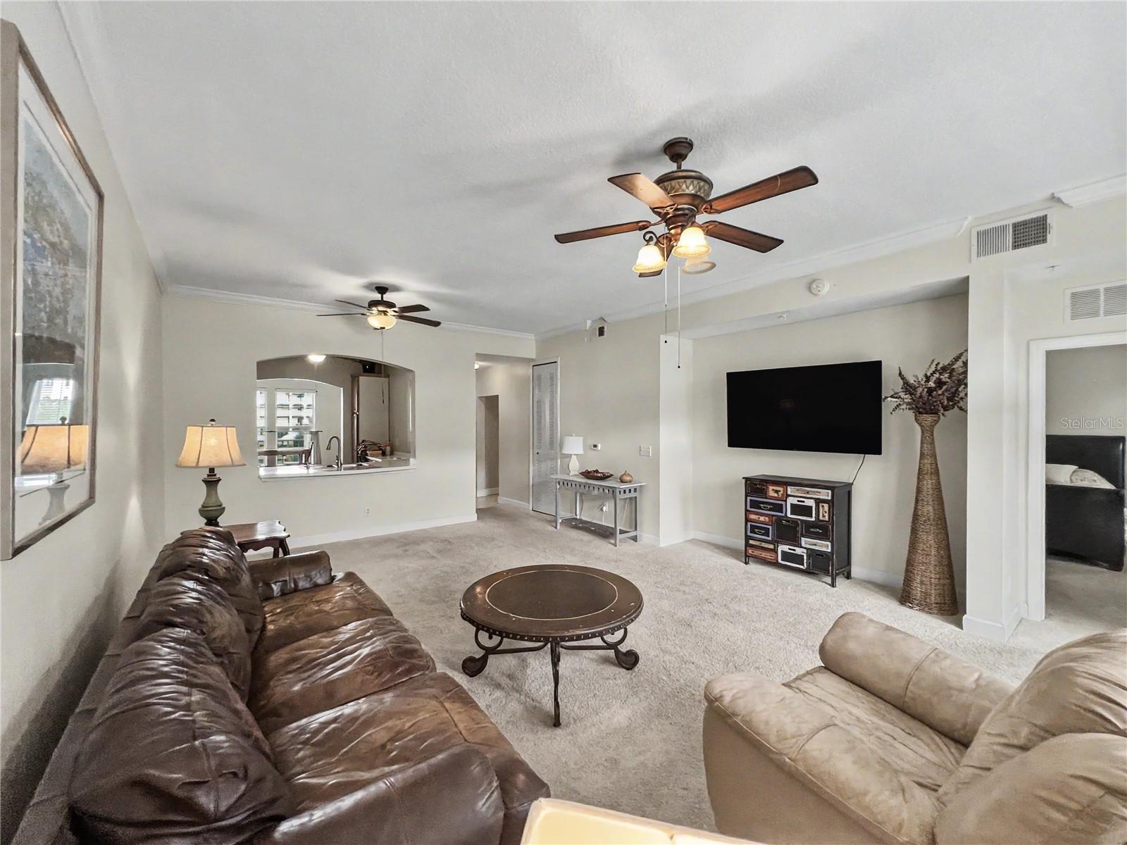 ARTISAN CLUB CONDO PH 3 - Residential