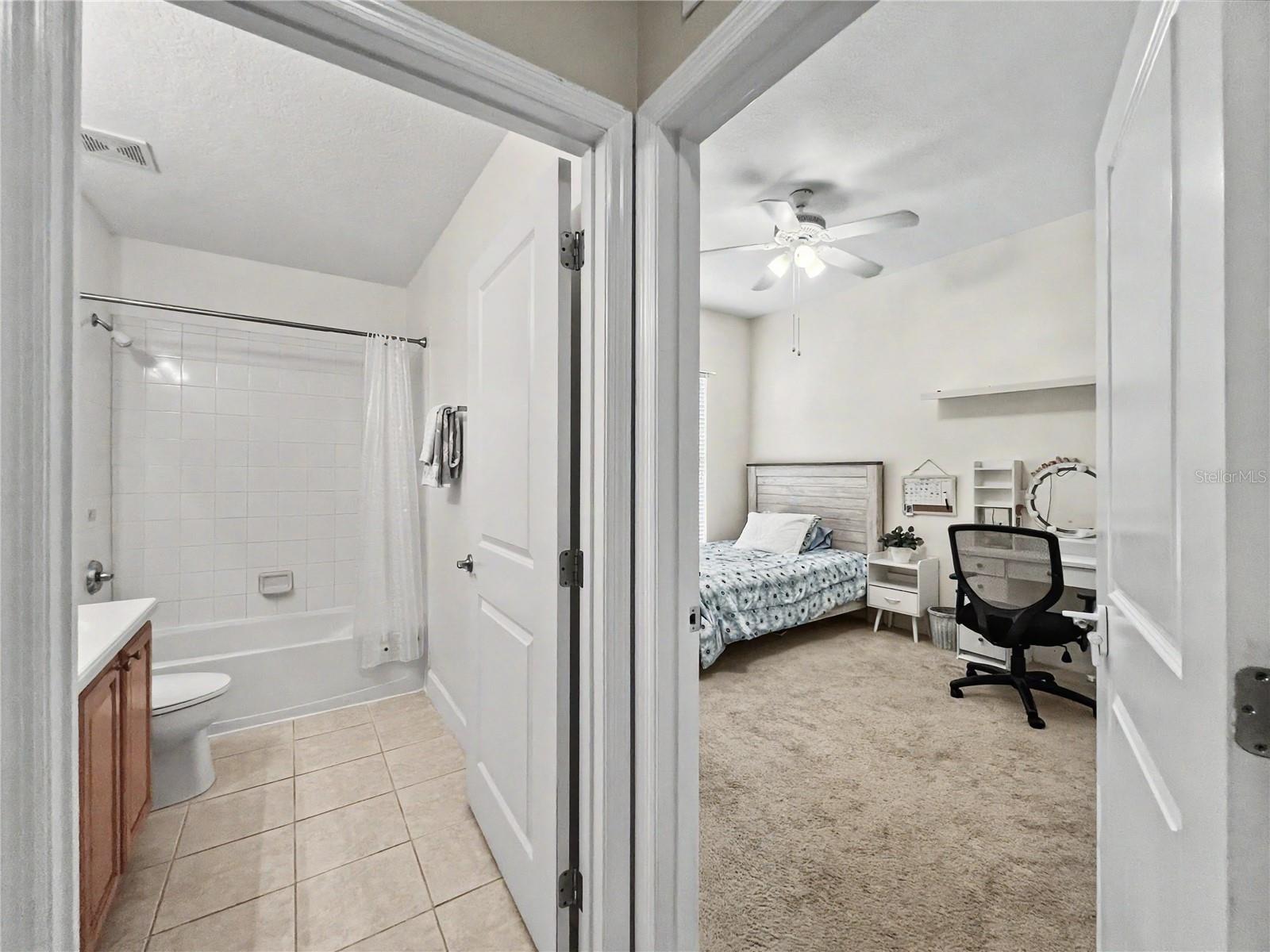 ARTISAN CLUB CONDO PH 3 - Residential