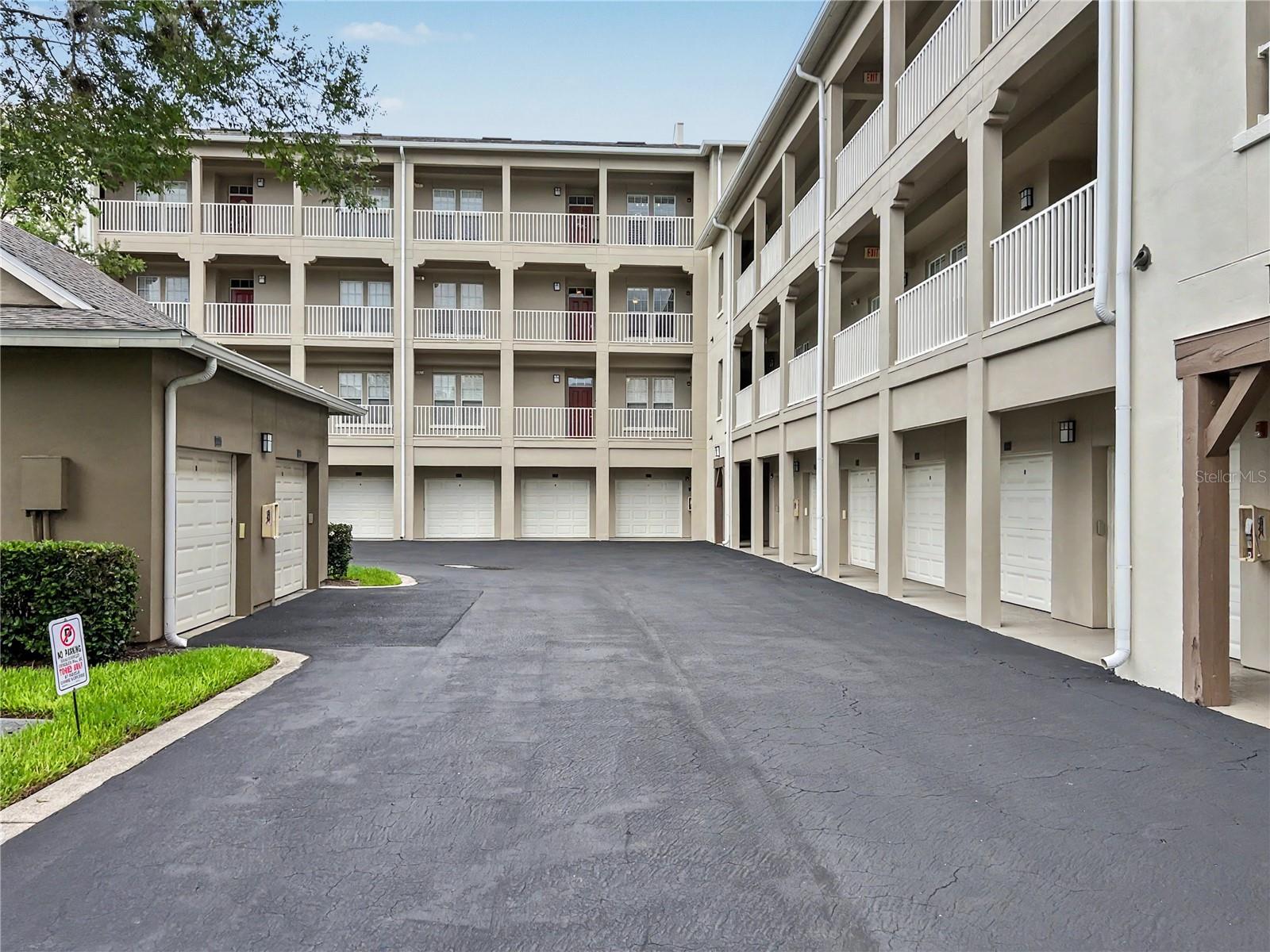 ARTISAN CLUB CONDO PH 3 - Residential