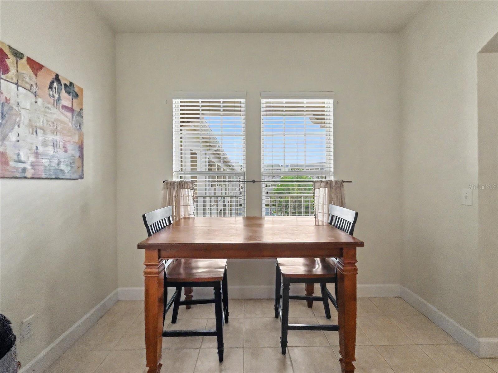 ARTISAN CLUB CONDO PH 3 - Residential