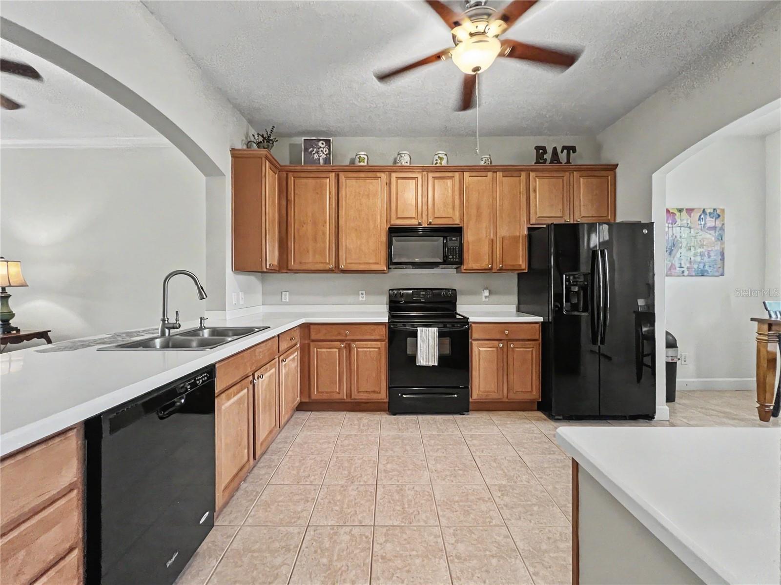 ARTISAN CLUB CONDO PH 3 - Residential
