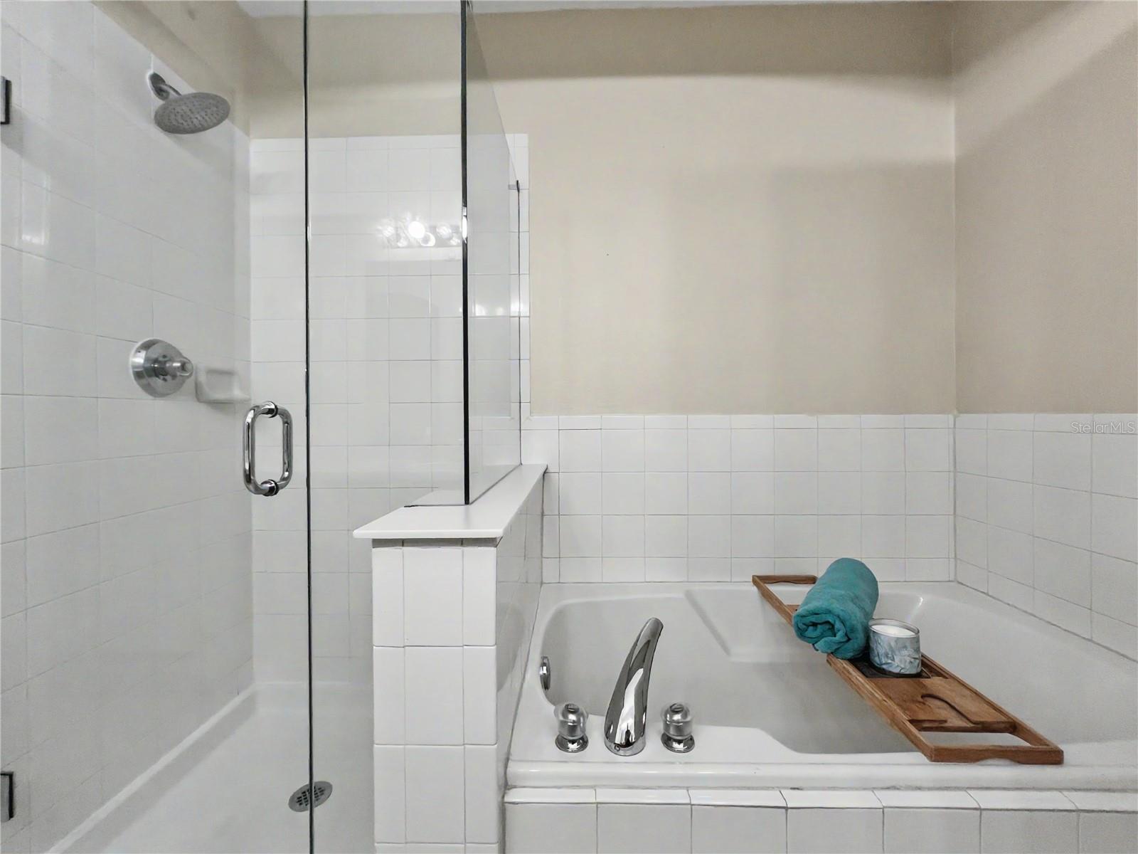 ARTISAN CLUB CONDO PH 3 - Residential