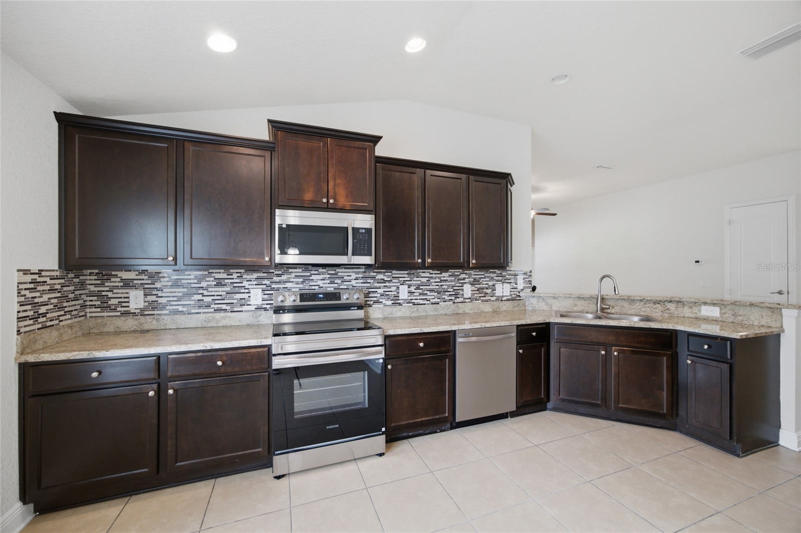DIAMOND COVE - Residential