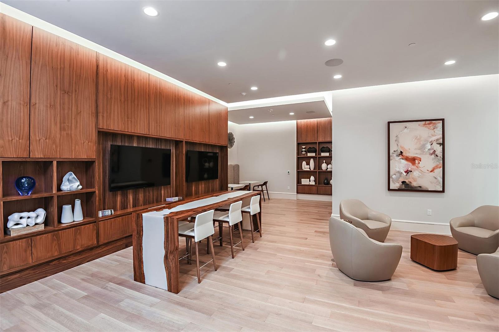 BLOCK 6 CONDO - Residential
