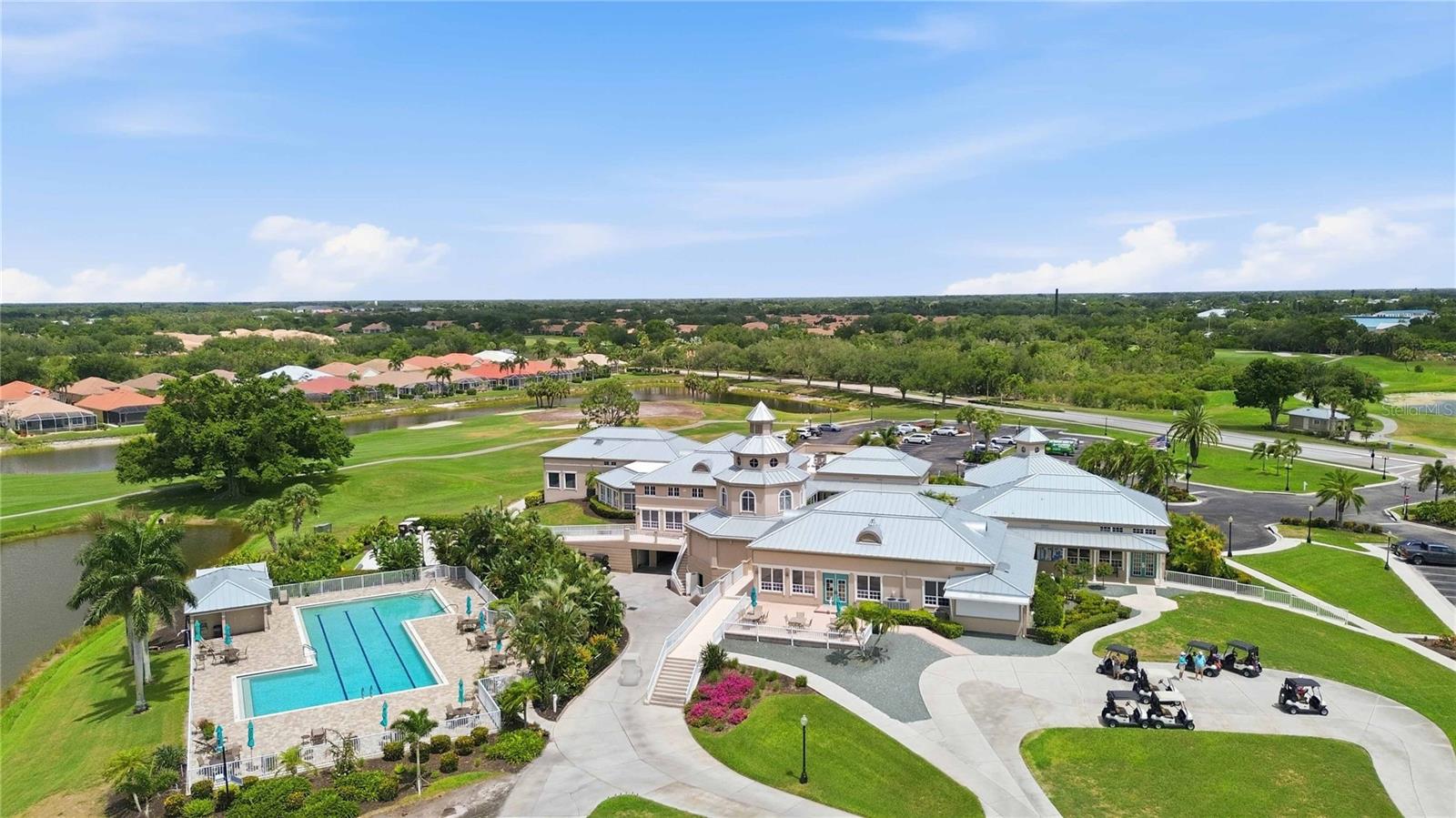 PELICAN POINTE GOLF & COUNTRY CLUB - Residential