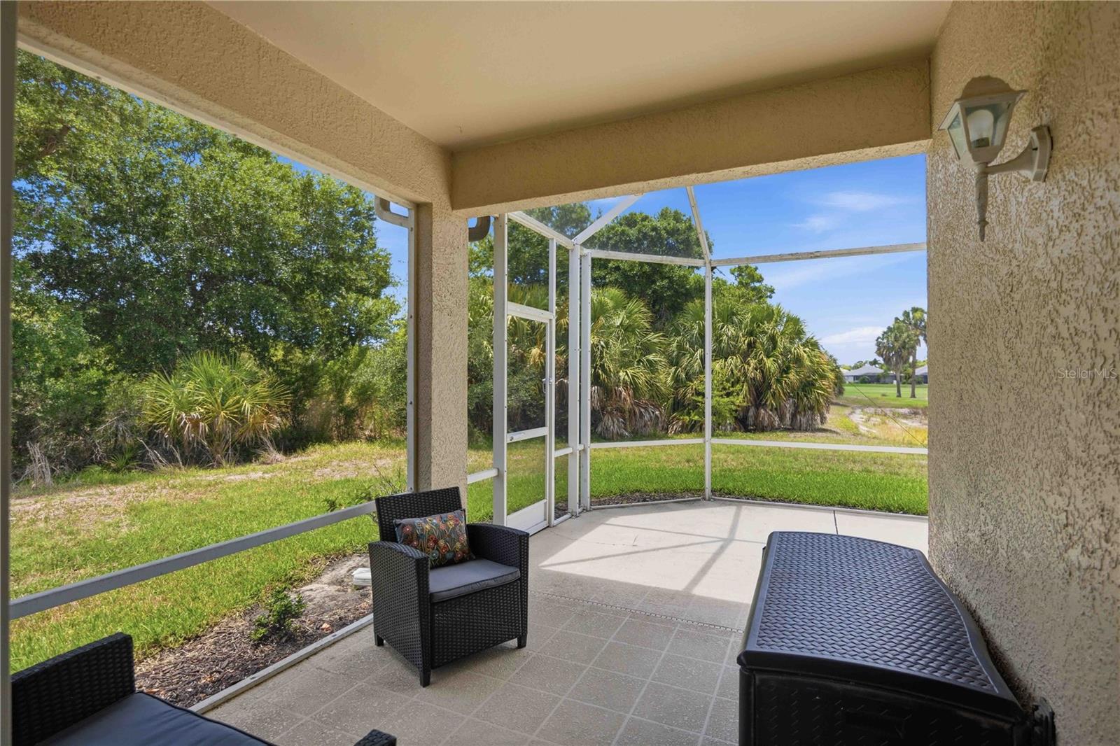 PELICAN POINTE GOLF & COUNTRY CLUB - Residential