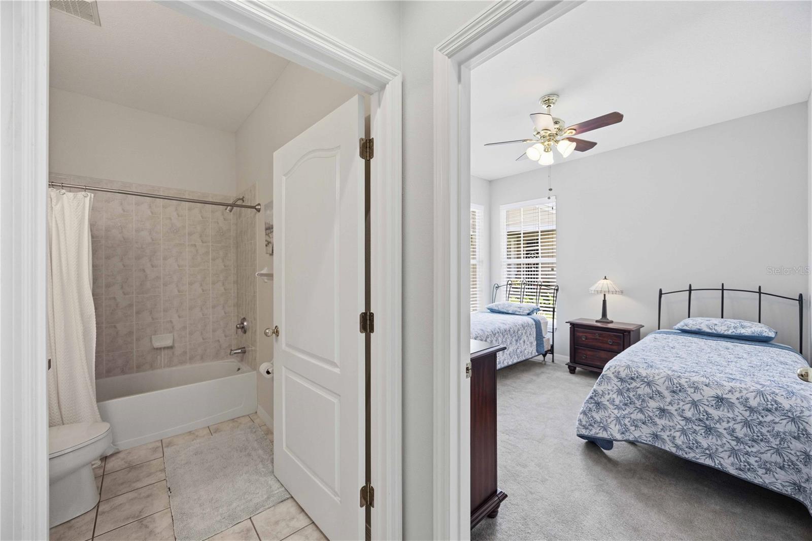 PELICAN POINTE GOLF & COUNTRY CLUB - Residential