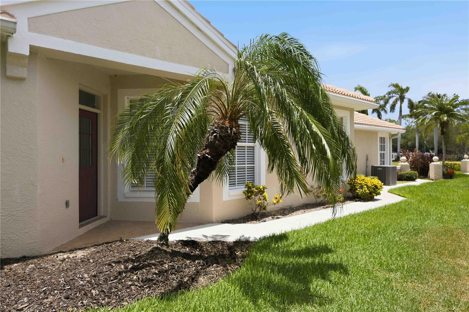 PELICAN POINTE GOLF & COUNTRY CLUB - Residential