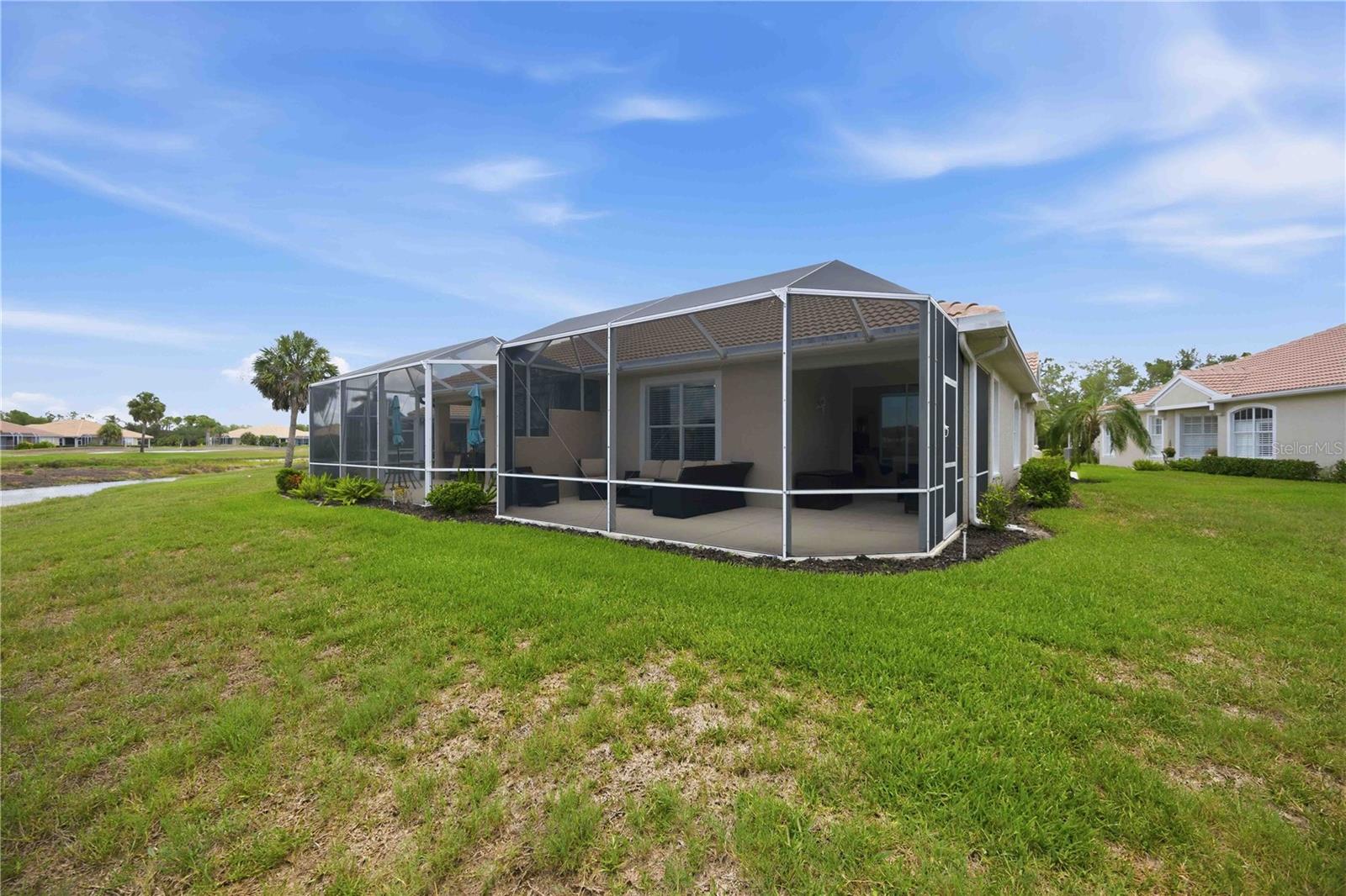 PELICAN POINTE GOLF & COUNTRY CLUB - Residential